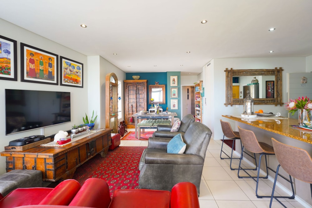 Apartment sold in Strand South - SW1681068