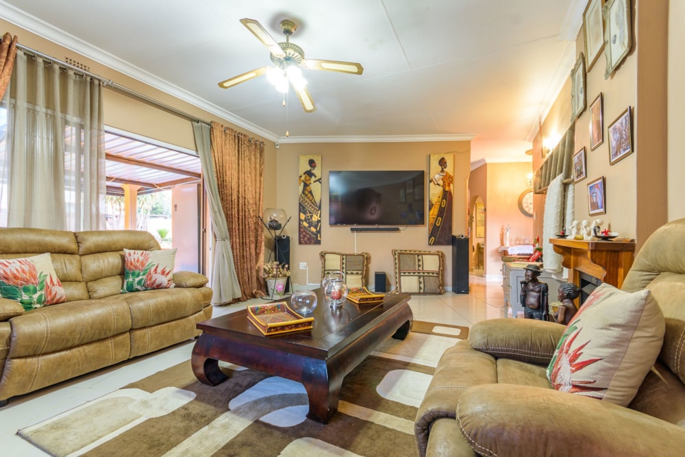 House sold in Farrarmere - EN1681592