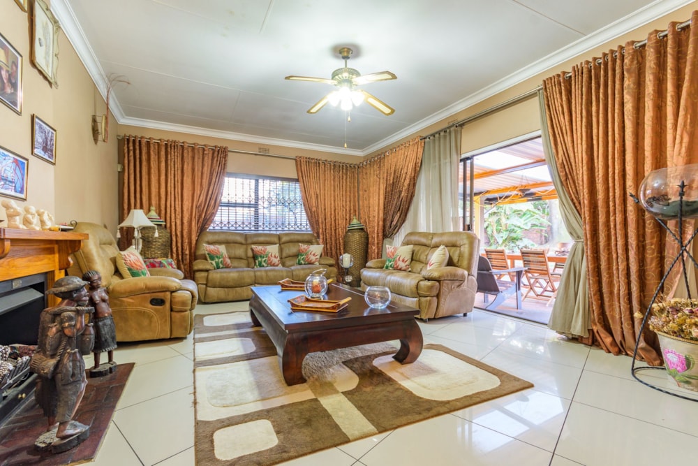 House sold in Farrarmere - EN1681592