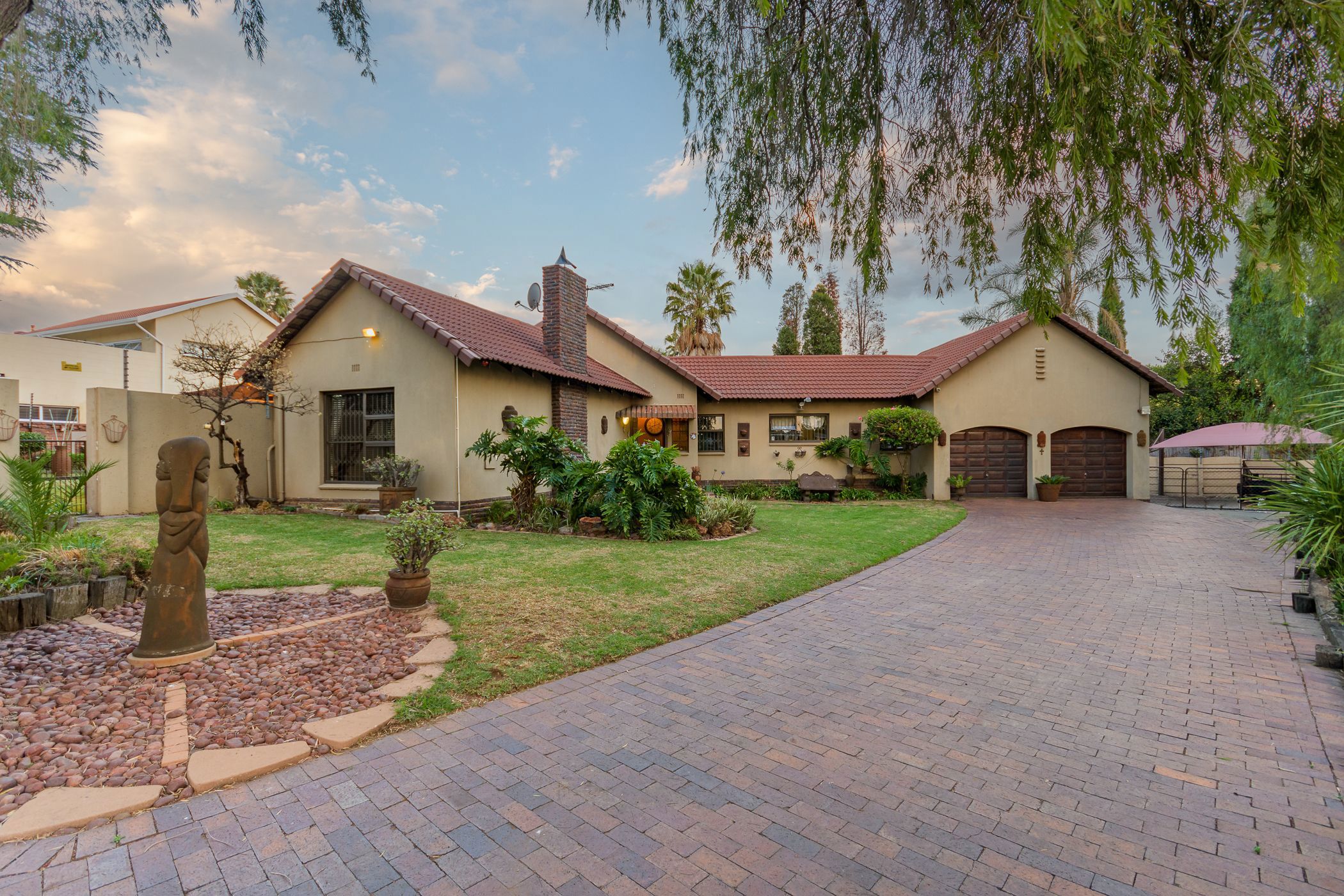 House sold in Farrarmere - EN1681592