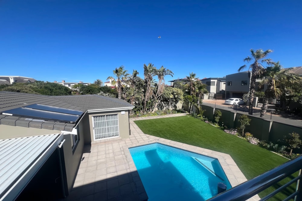 House let in Sunset Beach, Cape Town - 1TV1680489