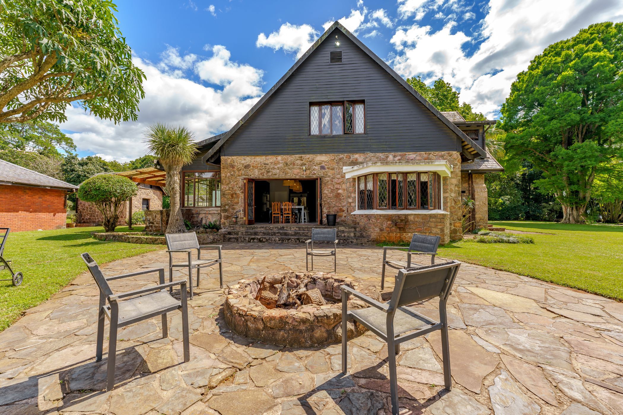 Double-storey house sold in Kloof - 1KF1679845