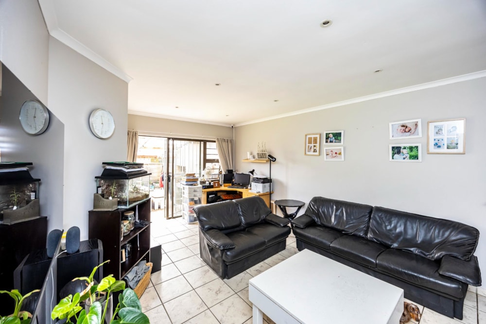 Townhouse for sale in Gonubie - 1EZ1682995