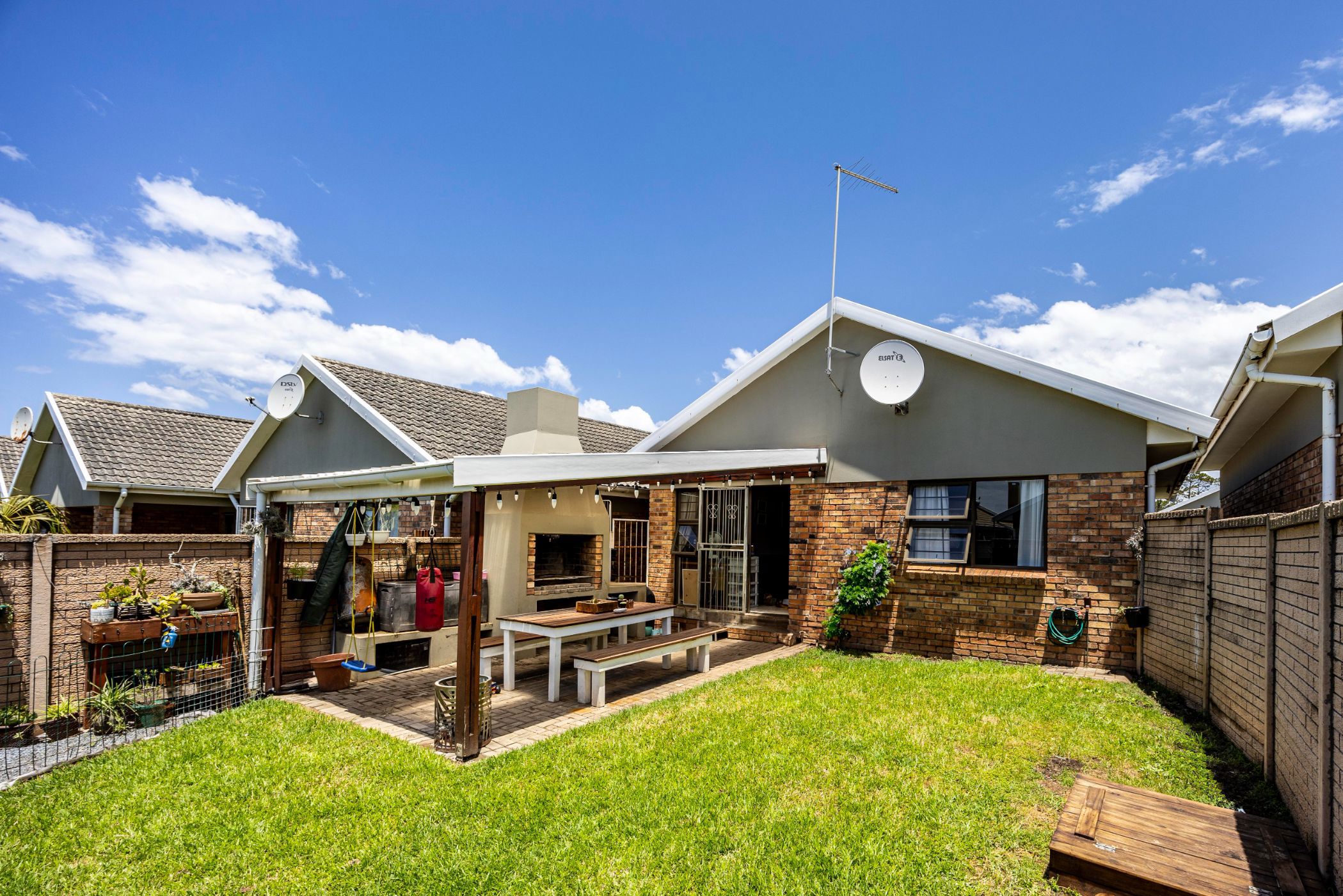 Townhouse for sale in Gonubie - 1EZ1682995