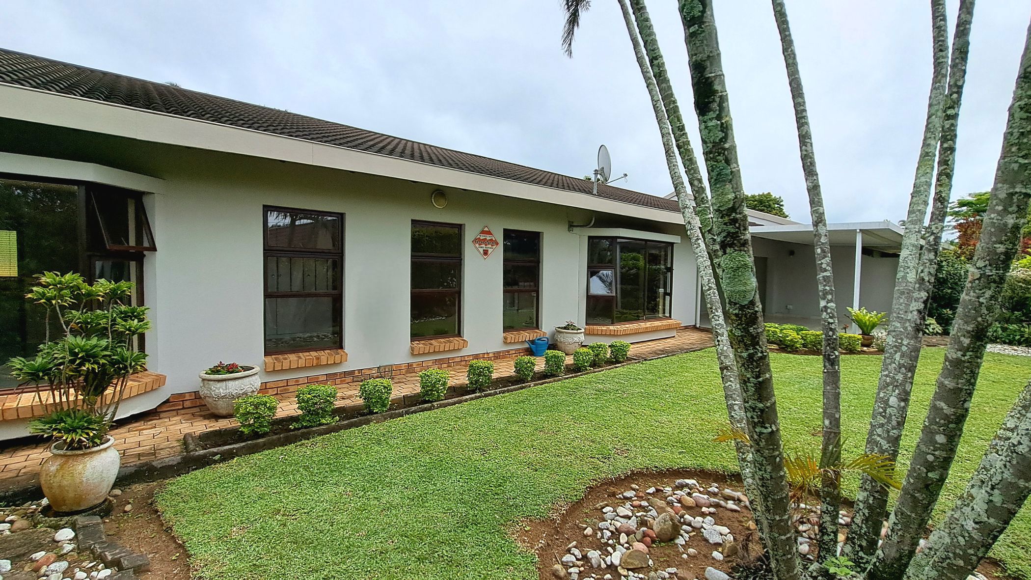 Townhouse sold in Uvongo - 1PSH1681115