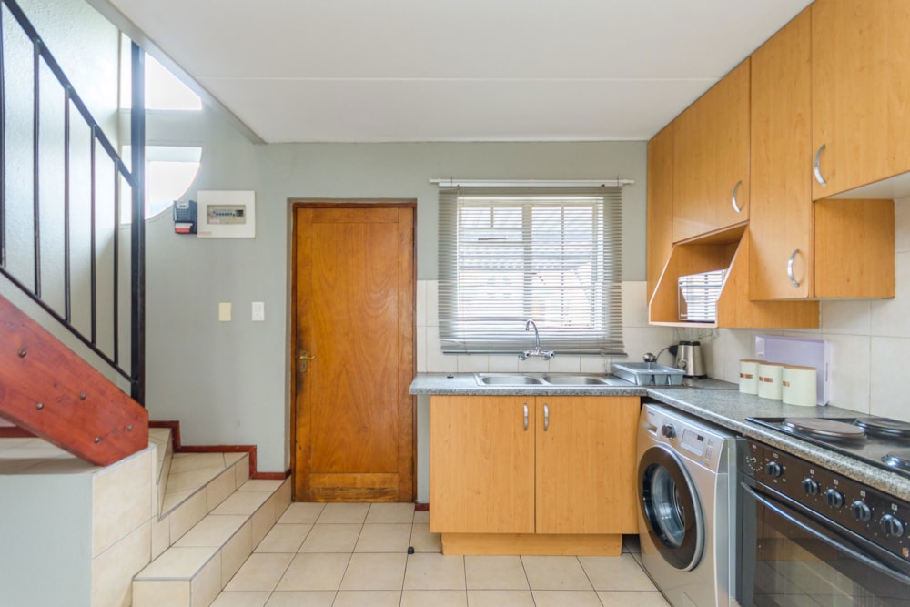 Security complex home sold in Edleen - KTP1680815 Security complex home sold in Edleen - KTP1680815