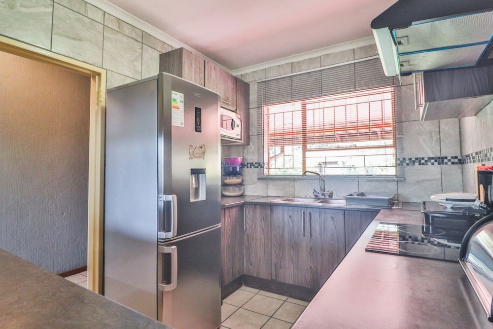 Security complex home to rent in White River - 1WR1753608 Security complex home to rent in White River - 1WR1753608