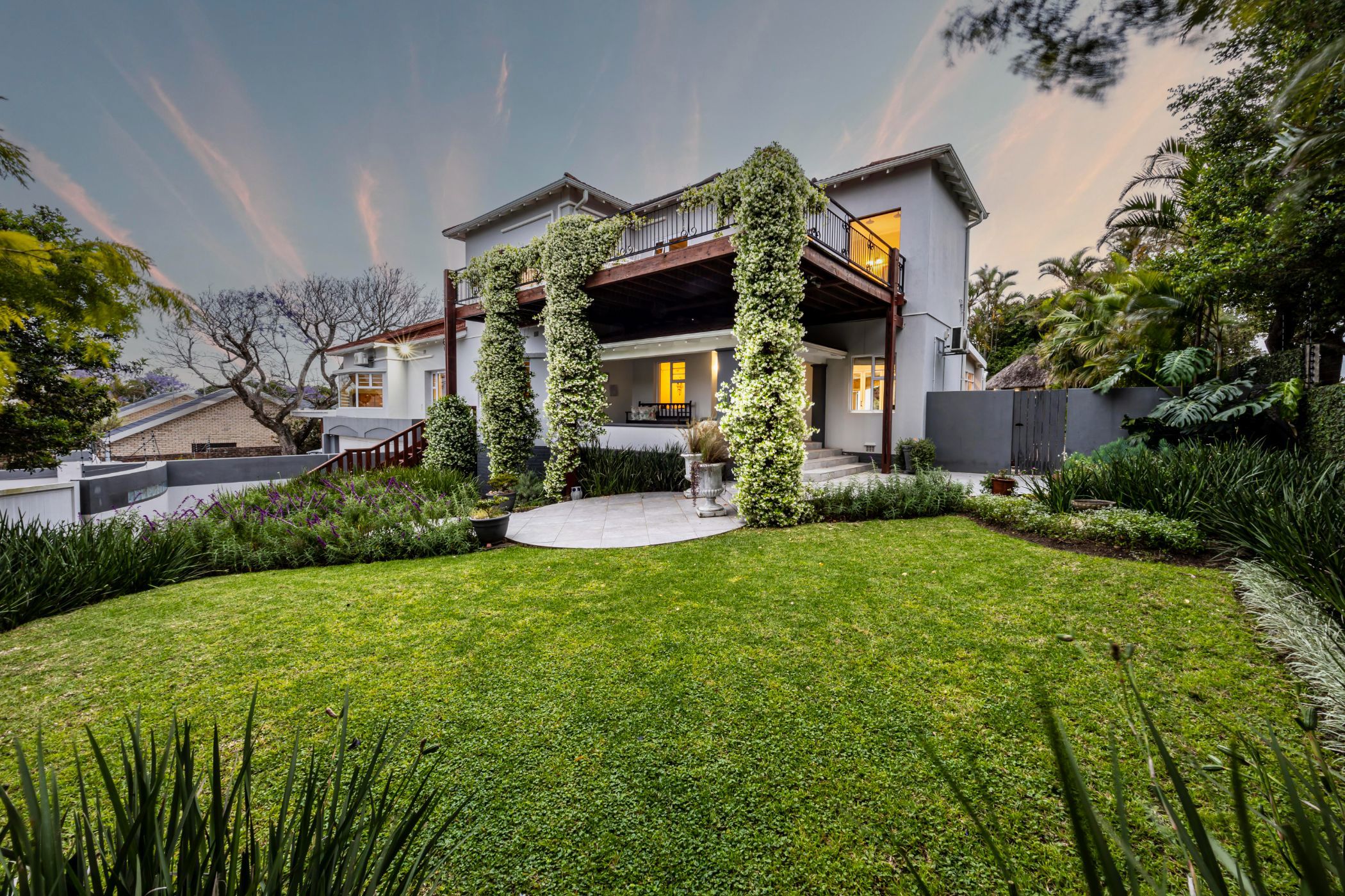 Double-storey house sold in Vincent - 1EZ1681618