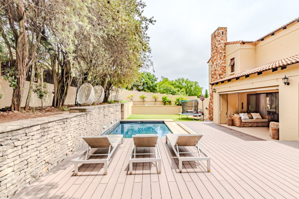 House sold in Country Lane Estate - CN1679772