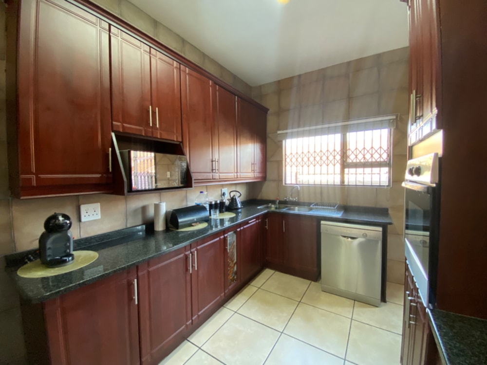 Townhouse let in Hutten Heights - 1NW1680873 Townhouse let in Hutten Heights - 1NW1680873