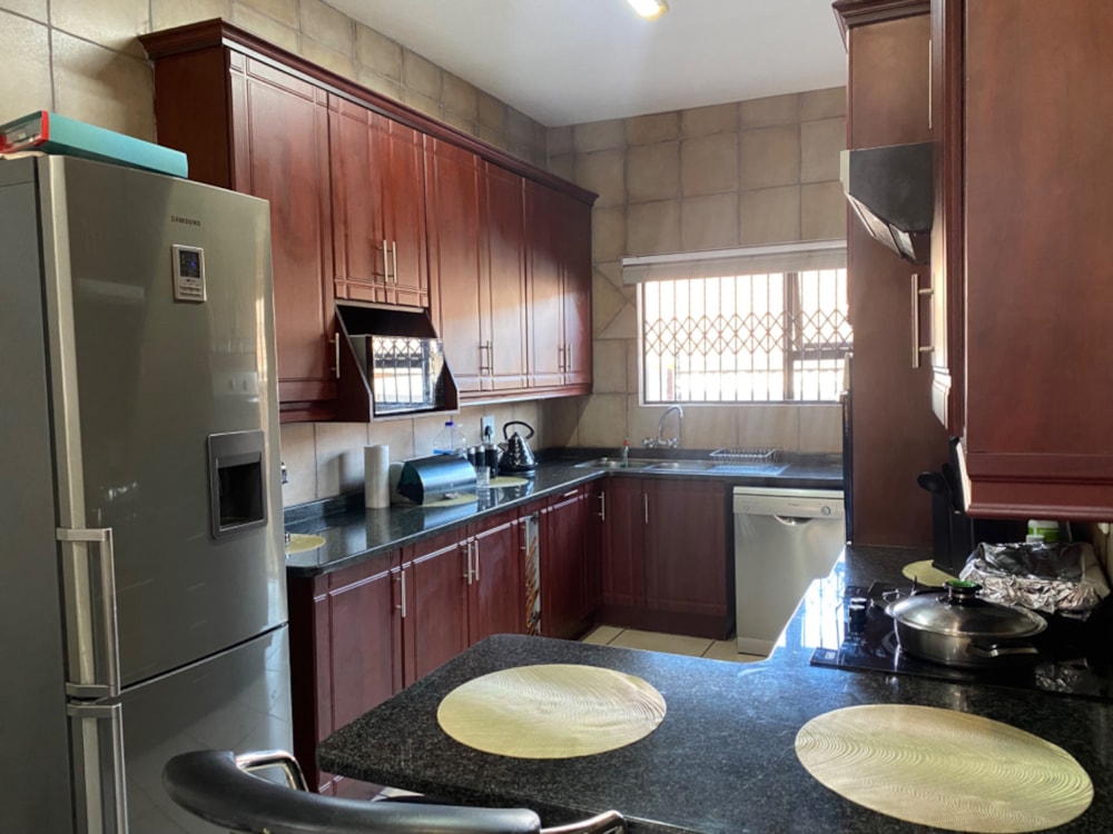 Townhouse let in Hutten Heights - 1NW1680873 Townhouse let in Hutten Heights - 1NW1680873