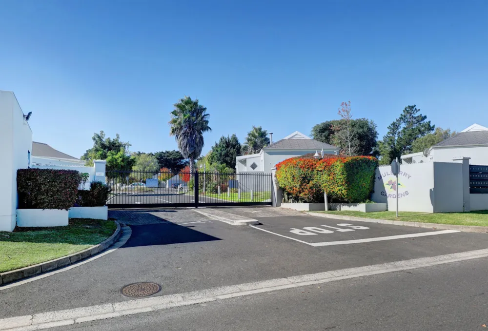Townhouse let in Goedemoed - NSL1746347