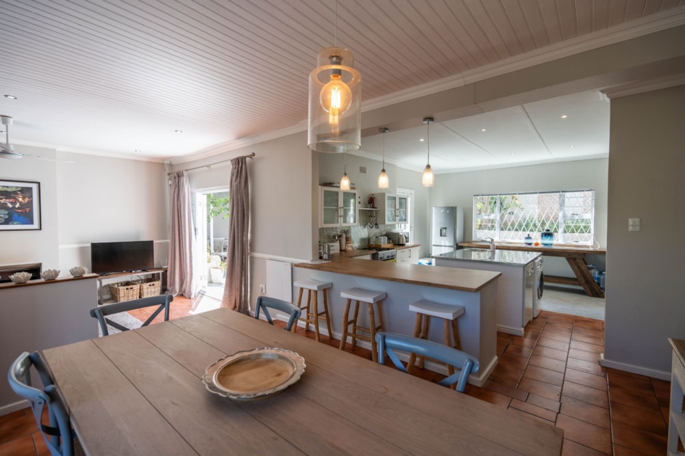 House sold in West Hill, Grahamstown, Makhanda - 1GC1680002 House sold in West Hill, Grahamstown, Makhanda - 1GC1680002