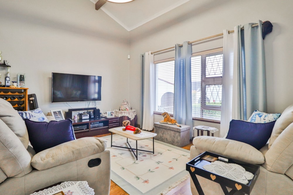 Townhouse sold in Bluewater Bay, Port Elizabeth, Gqeberha - 1PLZ1680473 Townhouse sold in Bluewater Bay, Port Elizabeth, Gqeberha - 1PLZ1680473