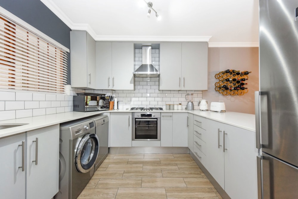 Apartment sold in Atholl - HP1681994 Apartment sold in Atholl - HP1681994