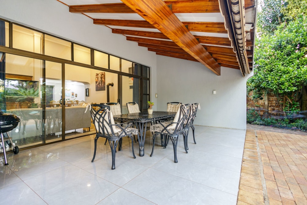 Double-storey house sold in Parkwood, Johannesburg - HP1678280 Double-storey house sold in Parkwood, Johannesburg - HP1678280