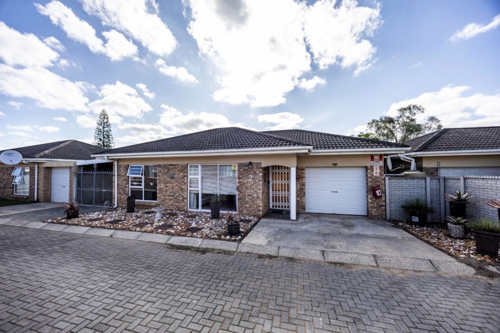 Townhouse sold in Nahoon Valley Park - 1EZ1680228 Townhouse sold in Nahoon Valley Park - 1EZ1680228