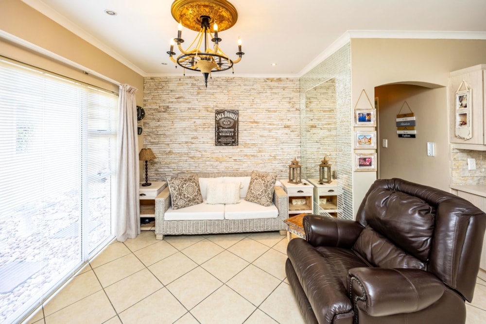 Townhouse sold in Nahoon Valley Park - 1EZ1680228 Townhouse sold in Nahoon Valley Park - 1EZ1680228