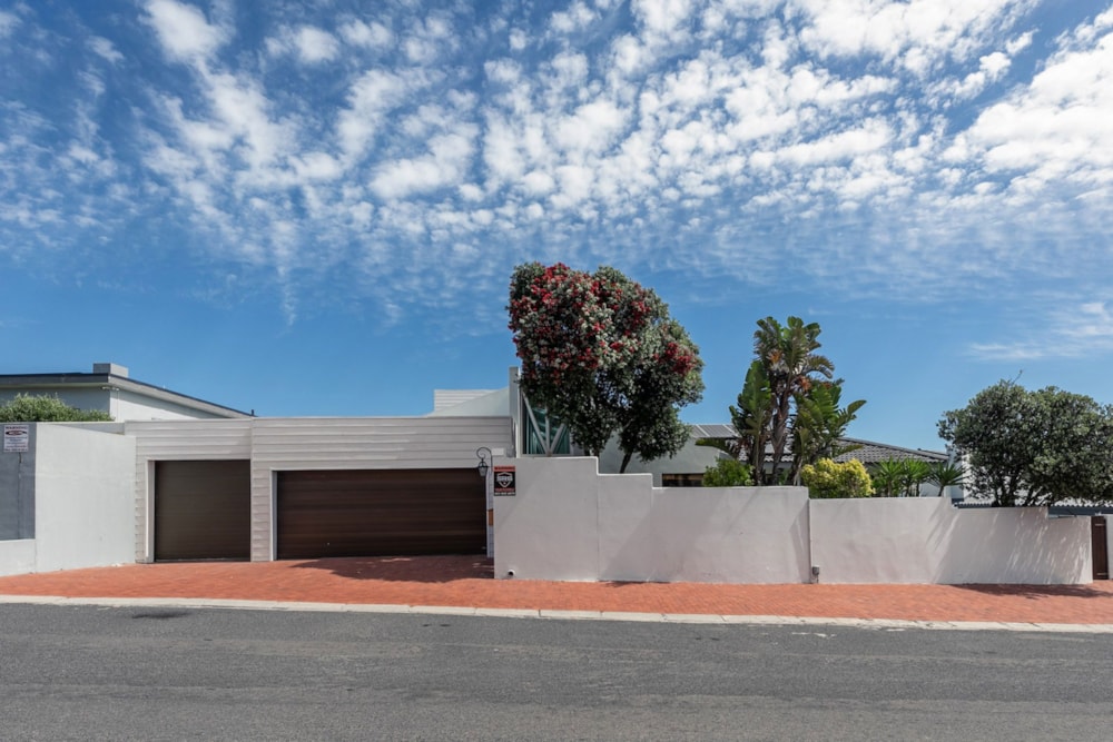 House for sale in Van Riebeeckstrand - 1TV1728574