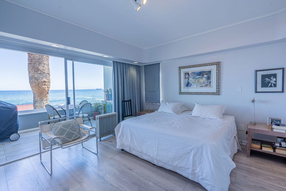Apartment sold in Sea Point - AS1680020