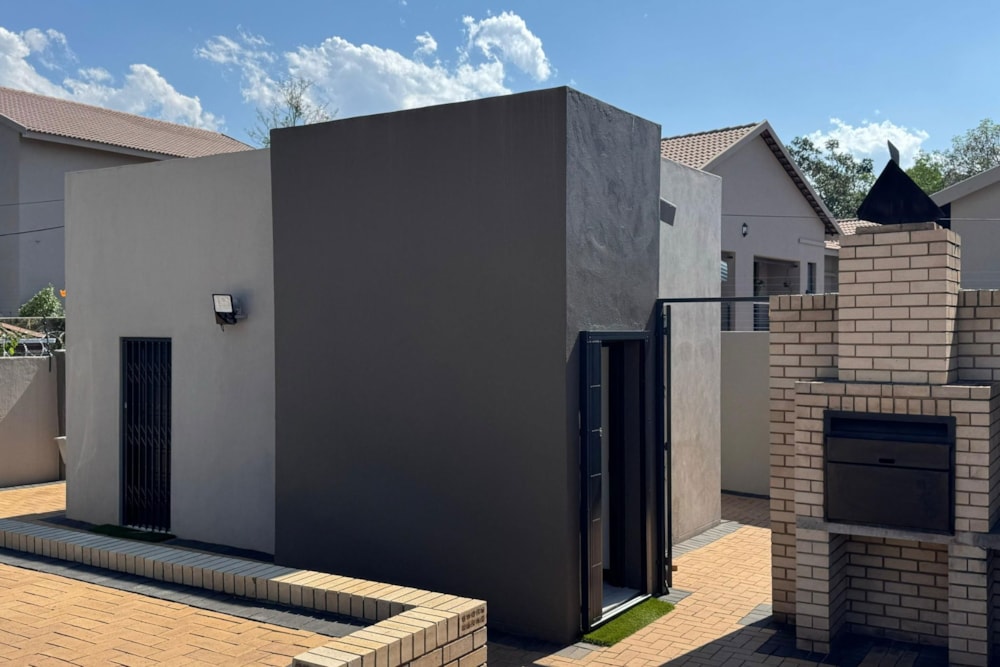 Commercial office let in Sonheuwel - 1NS1679965 Commercial office let in Sonheuwel - 1NS1679965