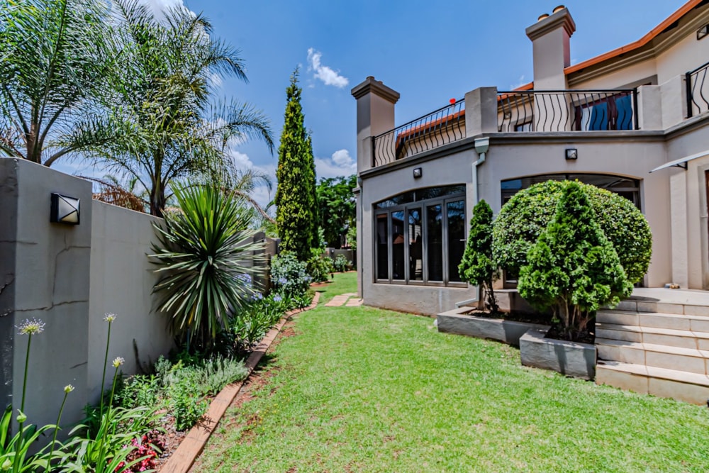 Double-storey house for sale in Mooikloof Gardens - PT1681501 Double-storey house for sale in Mooikloof Gardens - PT1681501