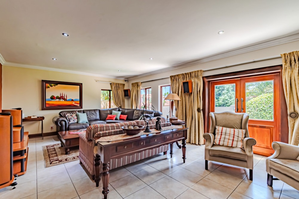 Double-storey house for sale in Mooikloof Gardens - PT1681501 Double-storey house for sale in Mooikloof Gardens - PT1681501