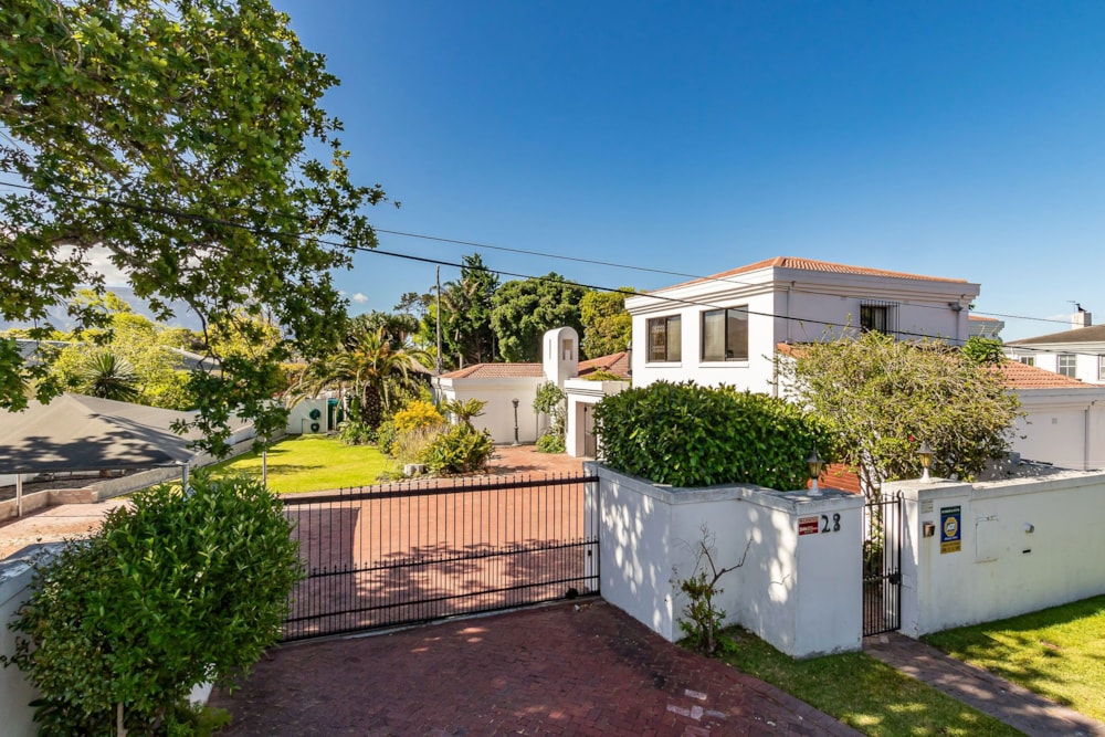 House sold in Constantia, Cape Town - KW1680372 House sold in Constantia, Cape Town - KW1680372