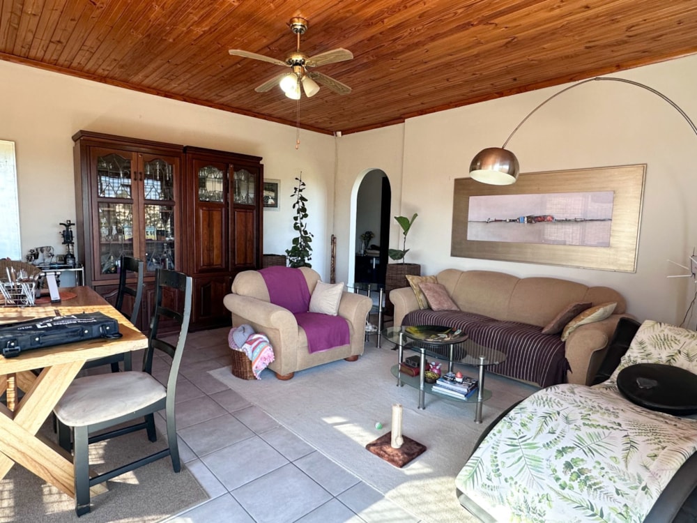 House let in East Bank - 1PF1705745 House let in East Bank - 1PF1705745