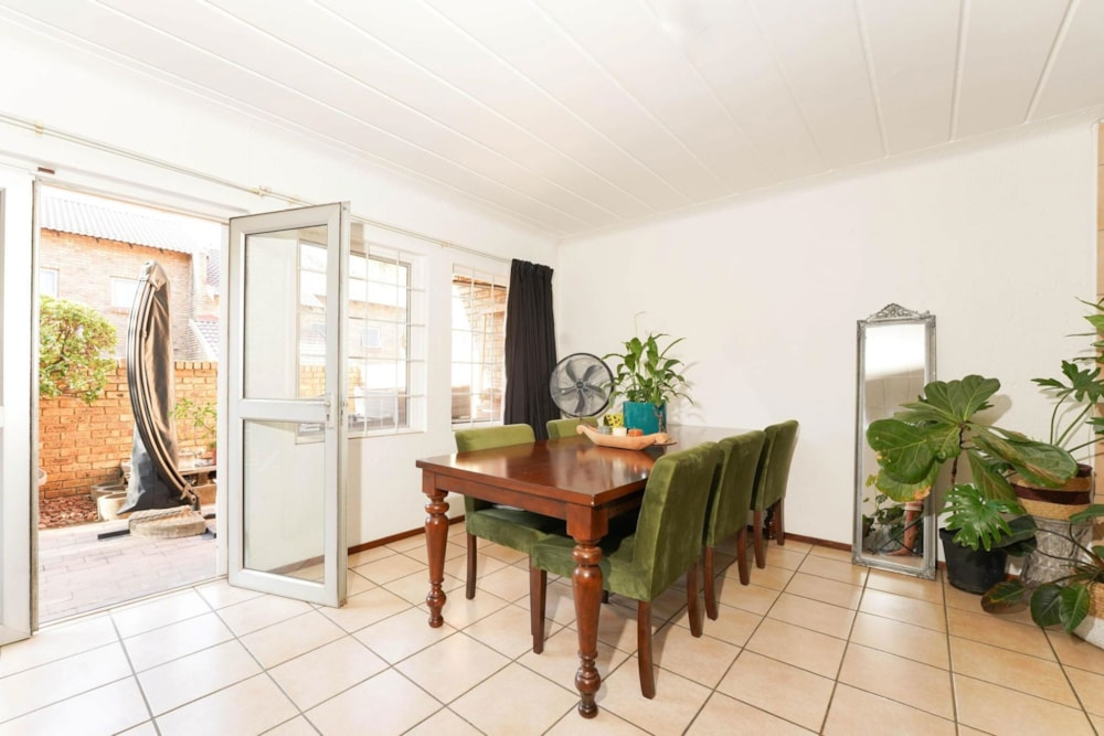 Townhouse sold in Ferndale, Randburg - RAN1678559 Townhouse sold in Ferndale, Randburg - RAN1678559