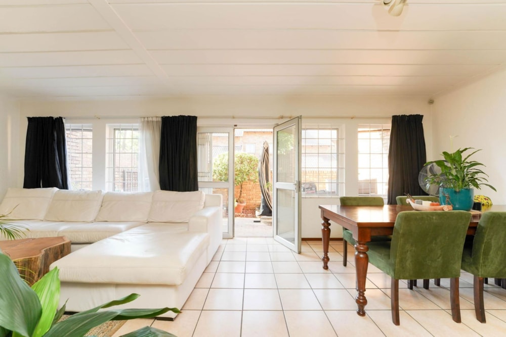 Townhouse sold in Ferndale, Randburg - RAN1678559 Townhouse sold in Ferndale, Randburg - RAN1678559