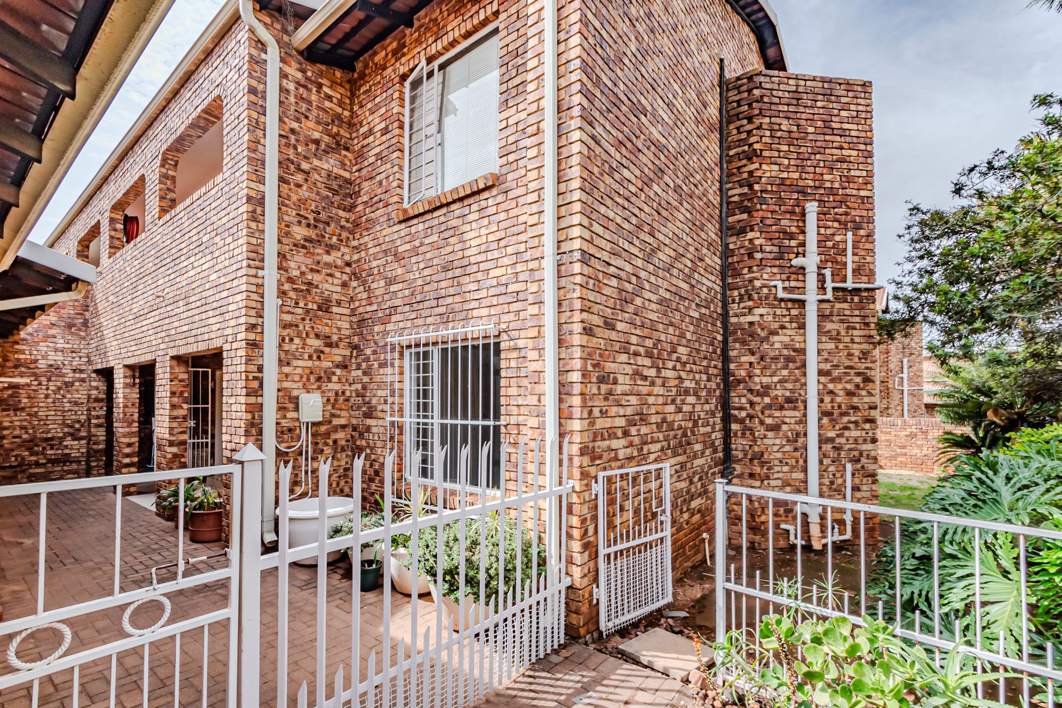 Townhouse sold in Zwartkop - CN1680533