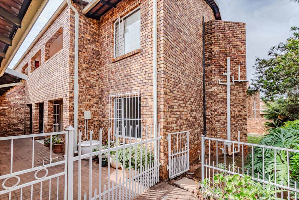 Townhouse sold in Zwartkop - CN1680533 Townhouse sold in Zwartkop - CN1680533
