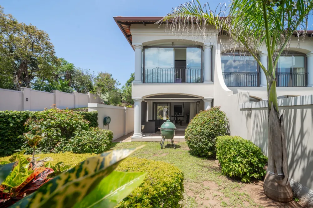Townhouse let in Umhlali Golf & Country Club Estate - 1BD1729418