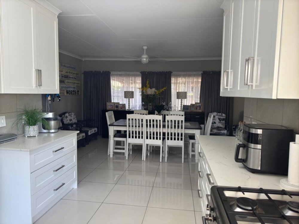 House sold in Kanonkop, Middelburg, Mpumalanga - 1MD1683664