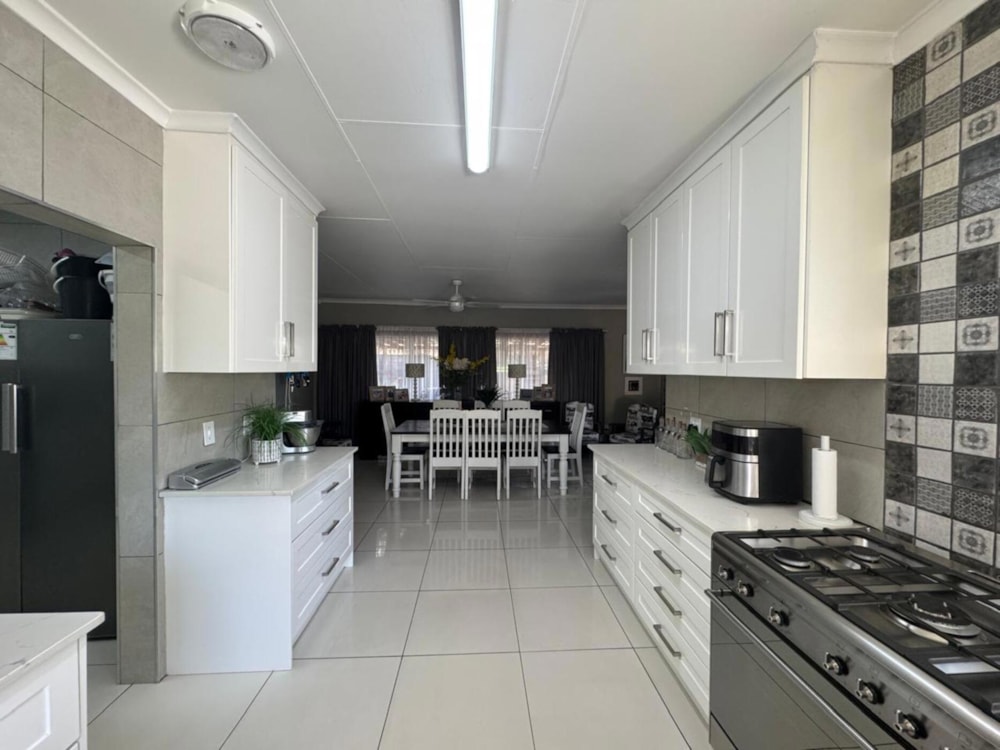 House sold in Kanonkop, Middelburg, Mpumalanga - 1MD1683664