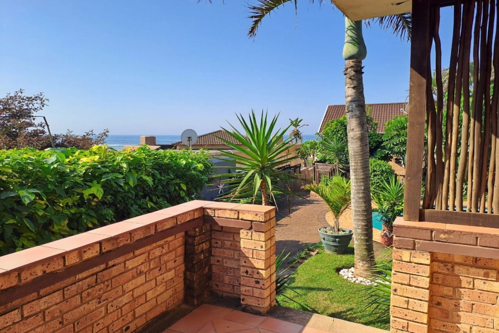 Beachfront villa for sale in Amanzimtoti - 1WB1684623 Beachfront villa for sale in Amanzimtoti - 1WB1684623