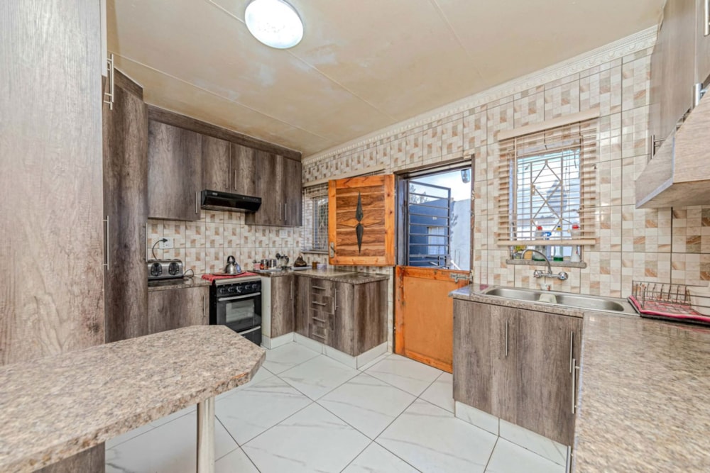 House for sale in Witpoortjie - RDT1684195 House for sale in Witpoortjie - RDT1684195