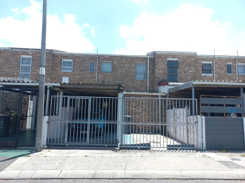 House for sale in Westridge, Mitchells Plain - 1MN1682836 House for sale in Westridge, Mitchells Plain - 1MN1682836