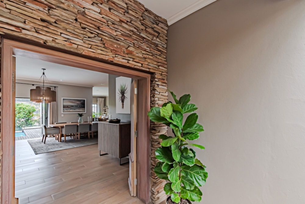 House let in Waterkloof Ridge - PTL1684080 House let in Waterkloof Ridge - PTL1684080