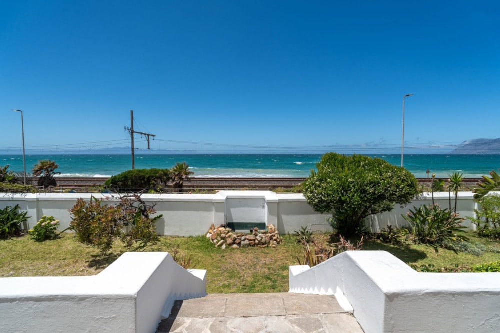 House sold in Muizenberg Upper - FH1683556 House sold in Muizenberg Upper - FH1683556