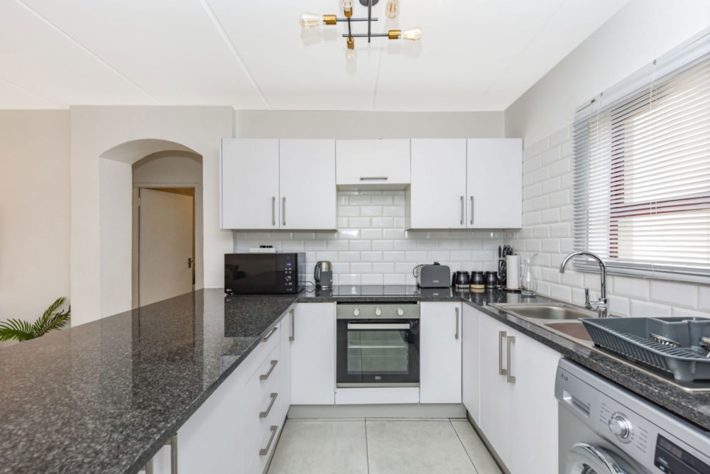 Apartment sold in Dainfern Area - FW1683884 Apartment sold in Dainfern Area - FW1683884