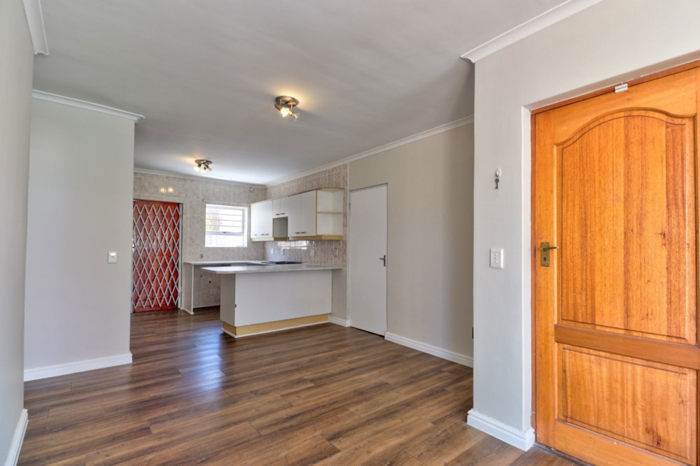 House sold in Somerset Ridge - SW1685239