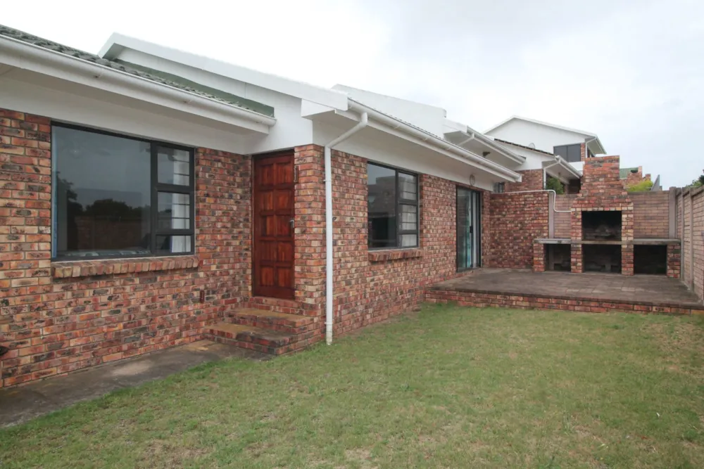 Townhouse sold in Seafield, Kleinemonde - 1PF1685266 Townhouse sold in Seafield, Kleinemonde - 1PF1685266