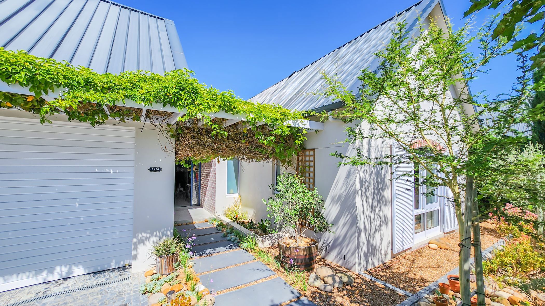 Security estate home sold in Val de Vie Estate - VLV1684626