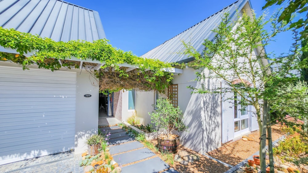 Security estate home sold in Val de Vie Estate - VLV1684626 Security estate home sold in Val de Vie Estate - VLV1684626