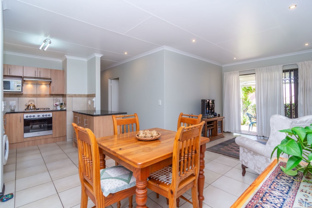 Single-storey retirement home for sale in Featherbrooke Hills Retirement Village - 1KR1683782 Single-storey retirement home for sale in Featherbrooke Hills Retirement Village - 1KR1683782