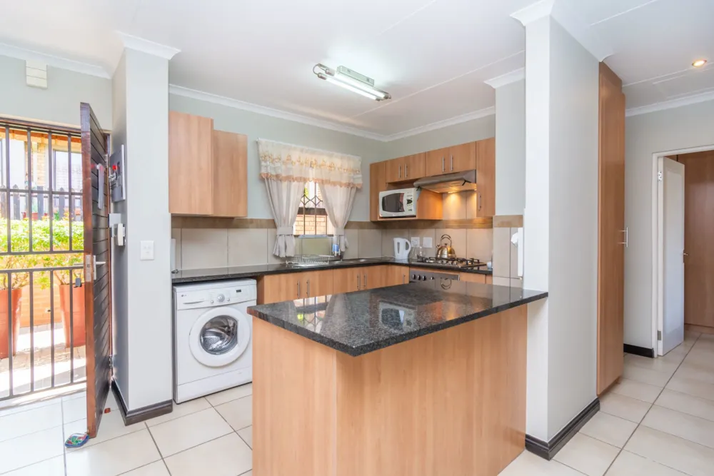 Single-storey retirement home sold in Featherbrooke Hills Retirement Village - 1KR1683782 Single-storey retirement home sold in Featherbrooke Hills Retirement Village - 1KR1683782