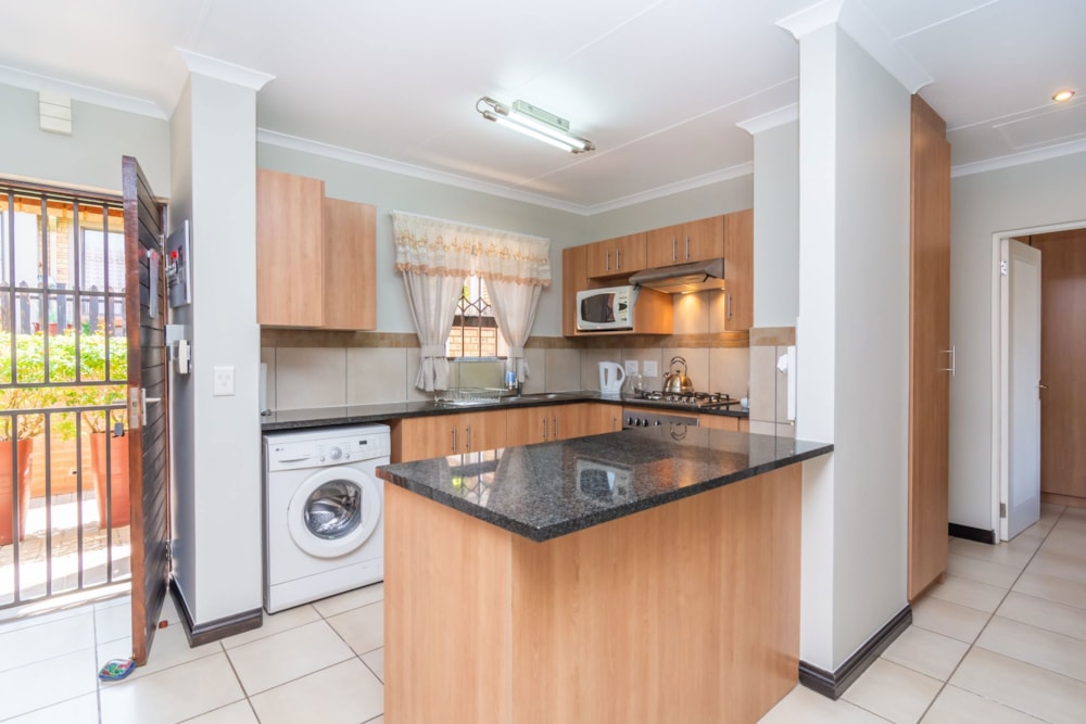 Single-storey retirement home for sale in Featherbrooke Hills Retirement Village - 1KR1683782 Single-storey retirement home for sale in Featherbrooke Hills Retirement Village - 1KR1683782