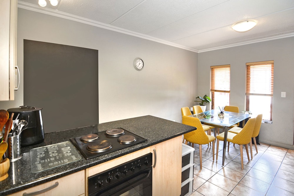 Apartment sold in Carlswald North Estate - MR1683763